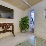 Stunning 1br In Charming Town Of Bormla By 360 Estates דירה