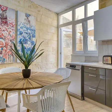 Stunning 1br In Charming Town Of Bormla By 360 Estates Lägenhet