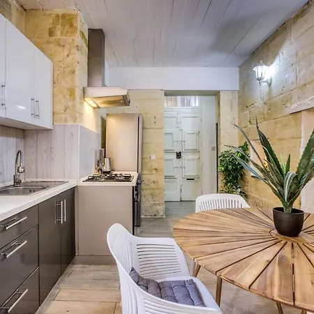 Stunning 1br In Charming Town Of Bormla By 360 Estates Appartamento