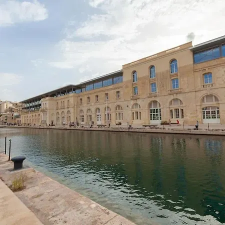 Stunning 1br In Charming Town Of Bormla By 360 Estates *