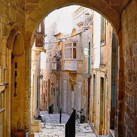 Apartament Stunning 1br In Charming Town Of Bormla By 360 Estates *