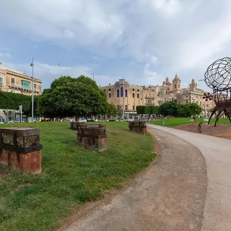 Apartamento Stunning 1br In Charming Town Of Bormla By 360 Estates