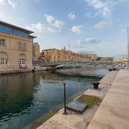 Stunning 1br In Charming Town Of Bormla By 360 Estates