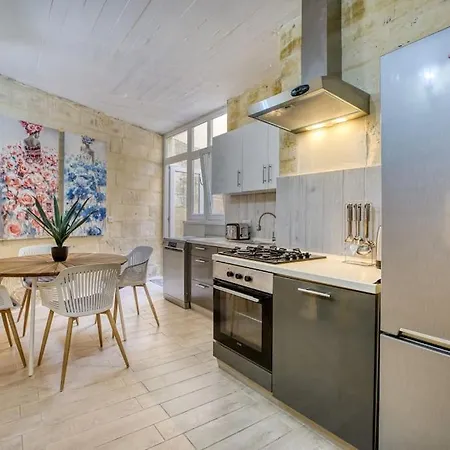 Apartament Stunning 1br In Charming Town Of Bormla By 360 Estates