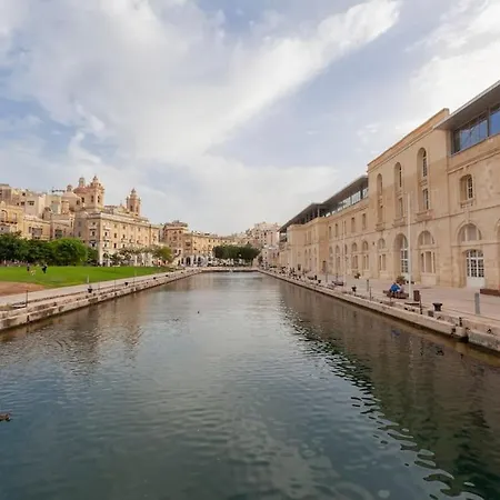 Stunning 1br In Charming Town Of Bormla By 360 Estates Cospicua