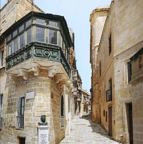 Stunning 1br In Charming Town Of Bormla By 360 Estates 아파트 Cospicua